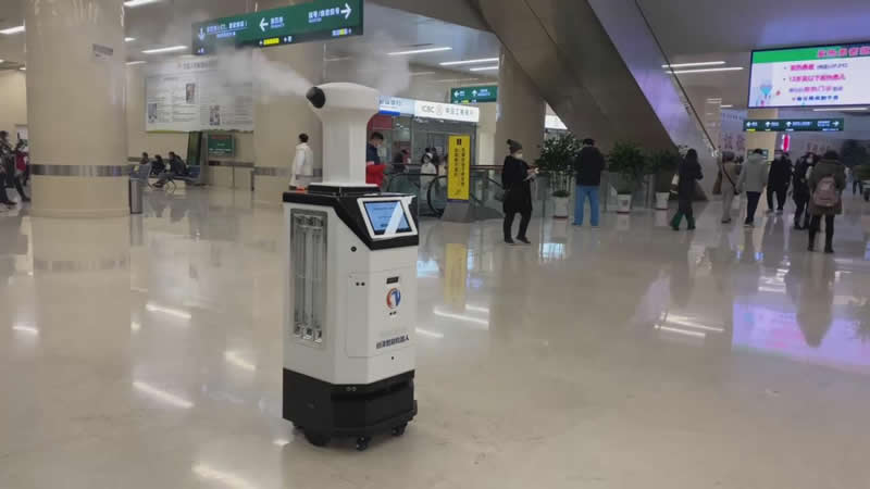 消毒機(jī)器人在解放軍總醫(yī)院上崗