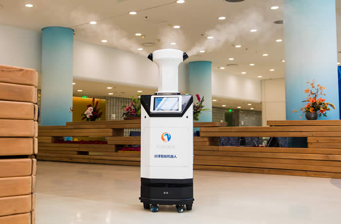 廣西消毒機(jī)器人在冰立方消毒圖片