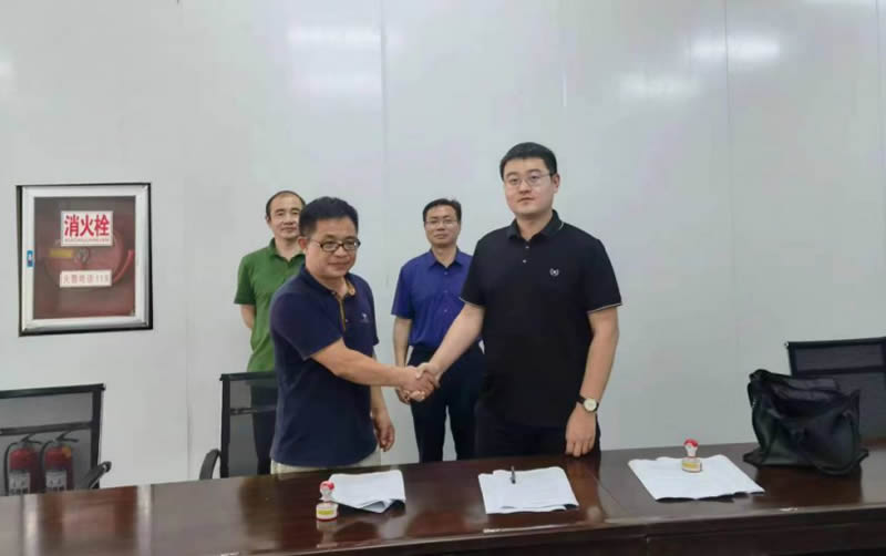 樂平金山工業(yè)區(qū)樂豐平光電產(chǎn)業(yè)園與創(chuàng)澤機(jī)器人簽訂廠房和員工宿舍租賃合同